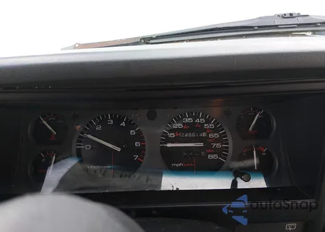 1995 Jeep Cherokee Sport z USA, uszkodzony, nr VIN 1J4FJ67S3SL547096